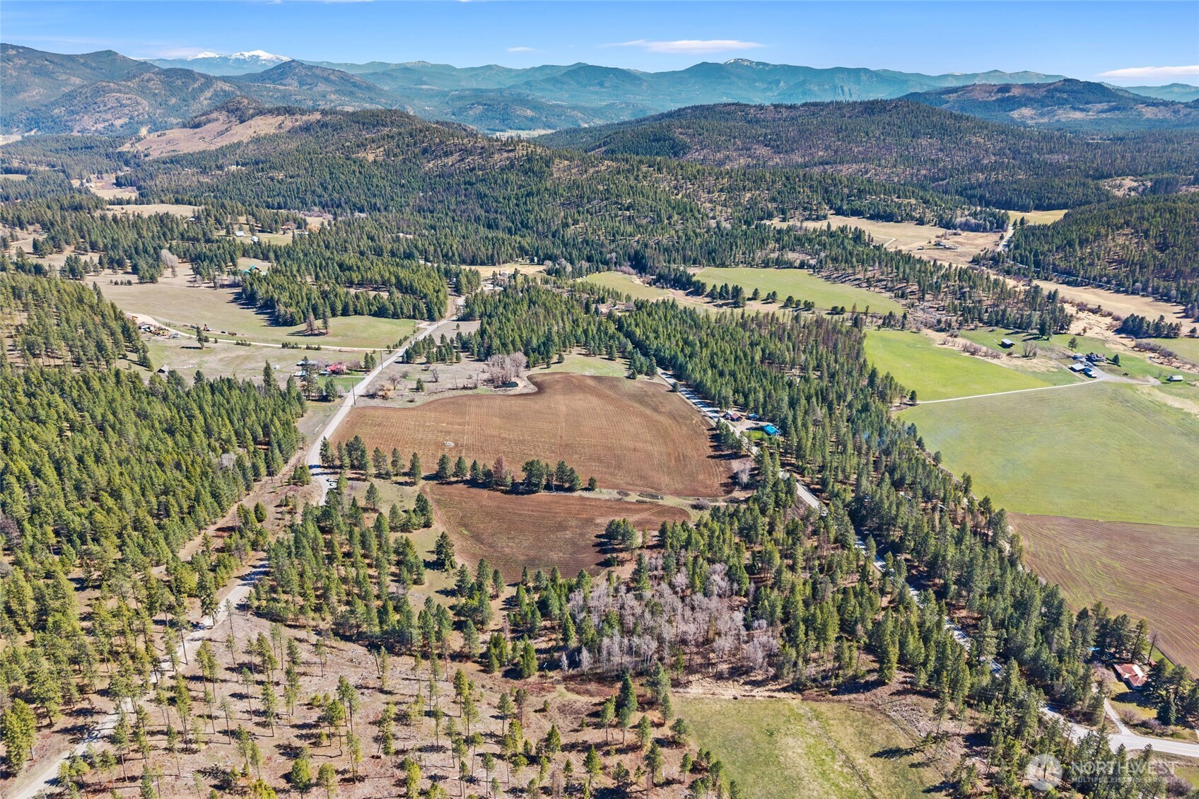 2068 Addy-Gifford Road , Addy, WA 99101