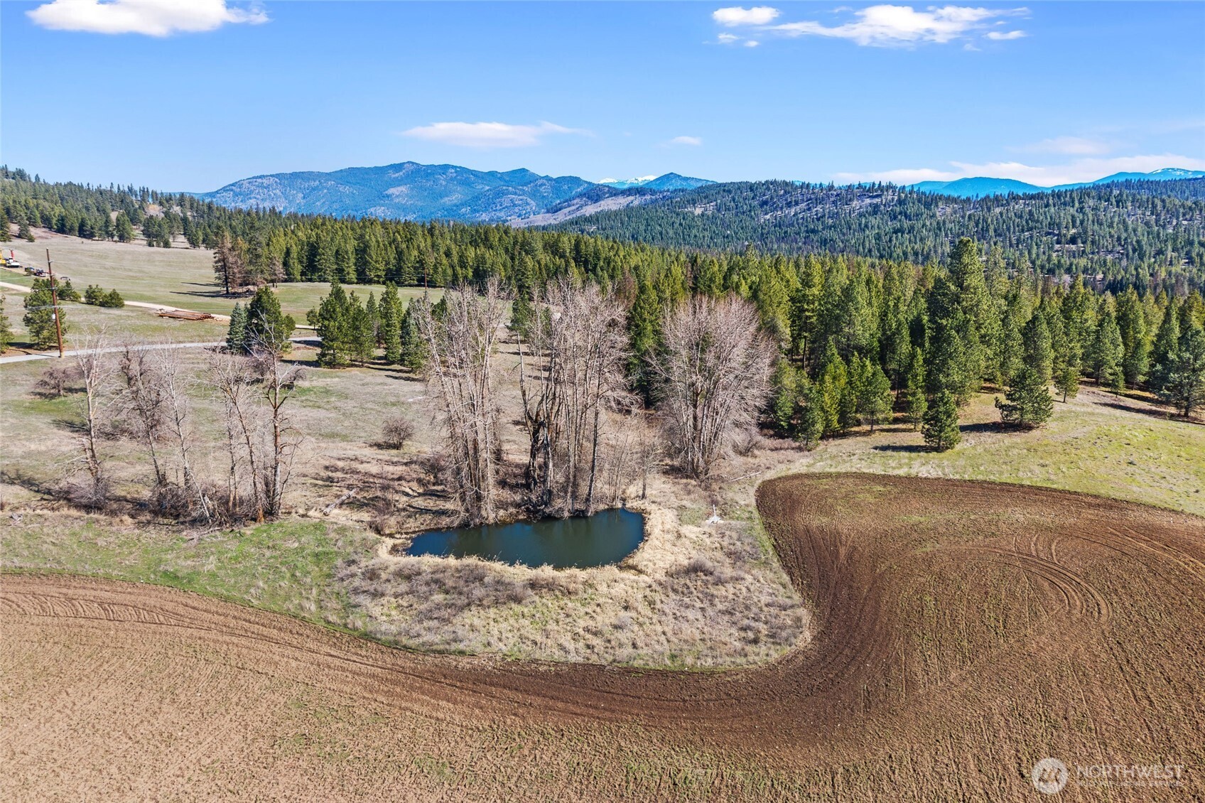 2068 Addy-Gifford Road , Addy, WA 99101