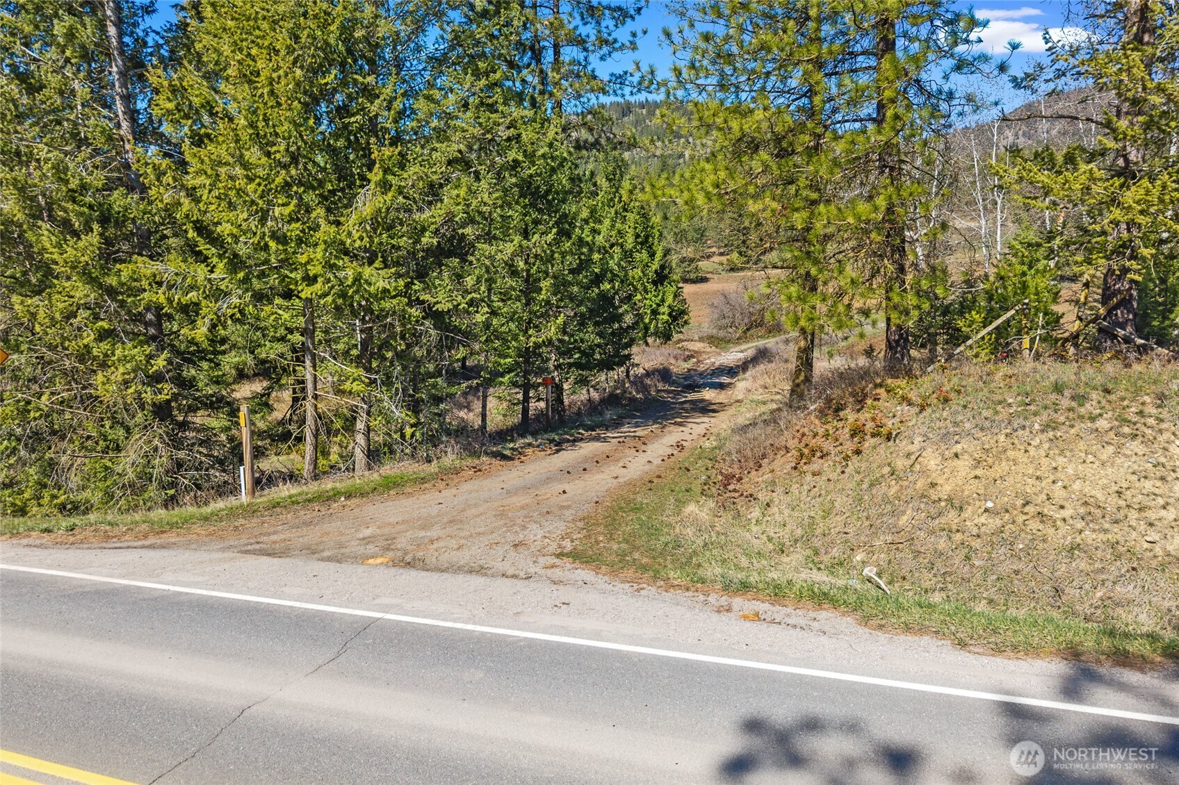 2068 Addy-Gifford Road , Addy, WA 99101