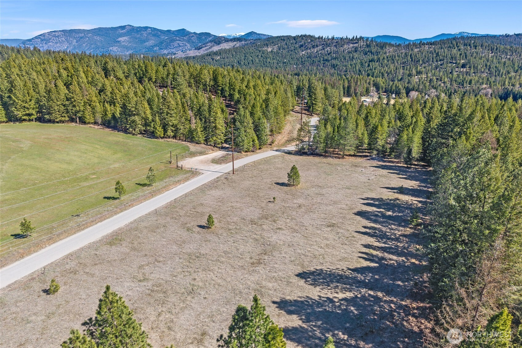 2068 Addy-Gifford Road , Addy, WA 99101