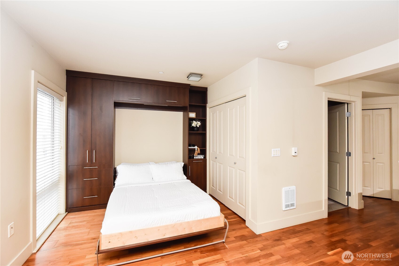159 Denny Way #402, Seattle, WA 98109