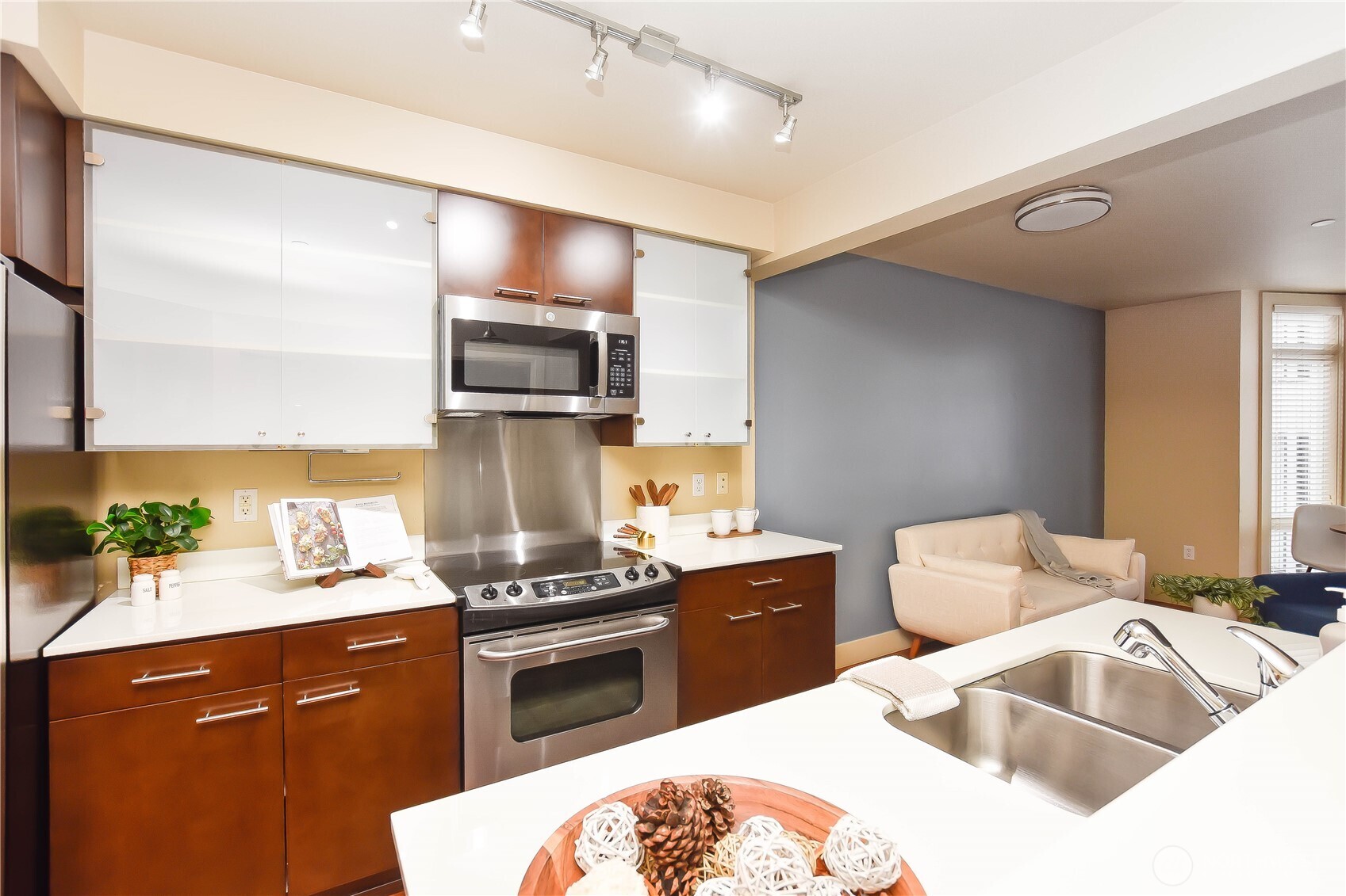 159 Denny Way #402, Seattle, WA 98109