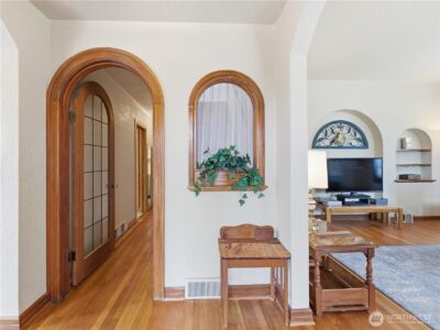106 N Franklin Avenue , Wenatchee, WA 98801 - Photo 4