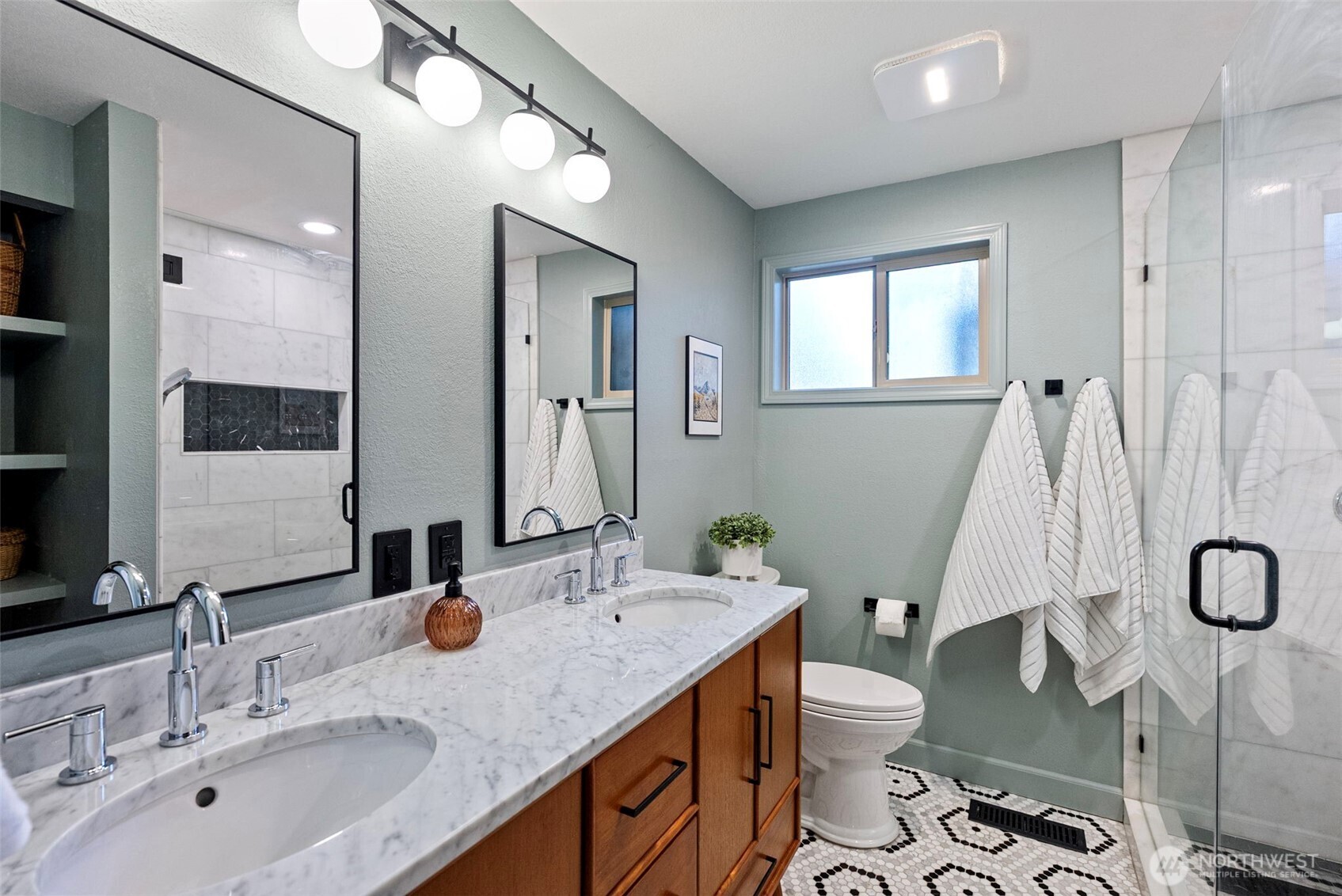 8205 Clearidge Avenue NW, Silverdale, WA 98383