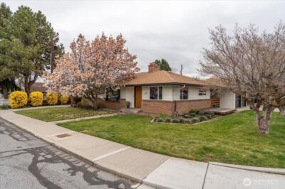215 Pearl Street , Wenatchee, WA 98801