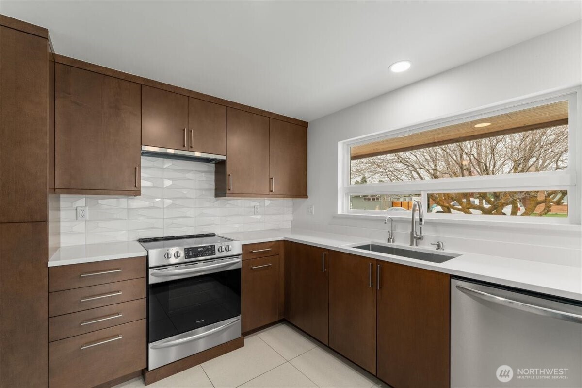 215 Pearl Street , Wenatchee, WA 98801