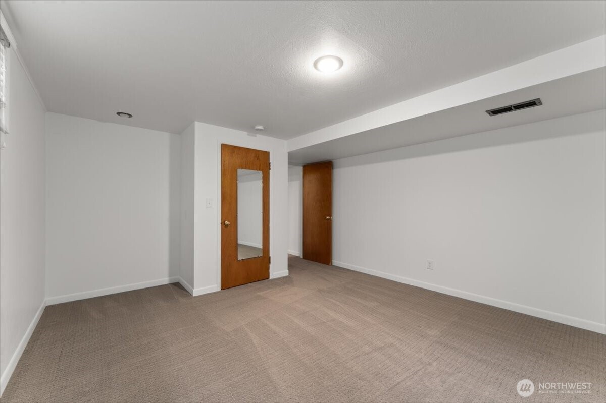 215 Pearl Street , Wenatchee, WA 98801