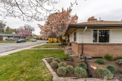 215 Pearl Street , Wenatchee, WA 98801 - Photo 3