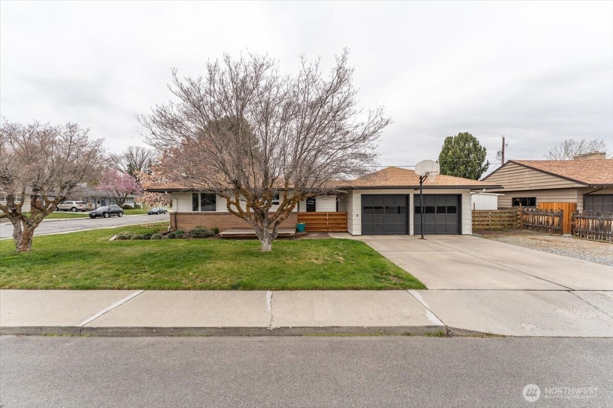 215 Pearl Street , Wenatchee, WA 98801