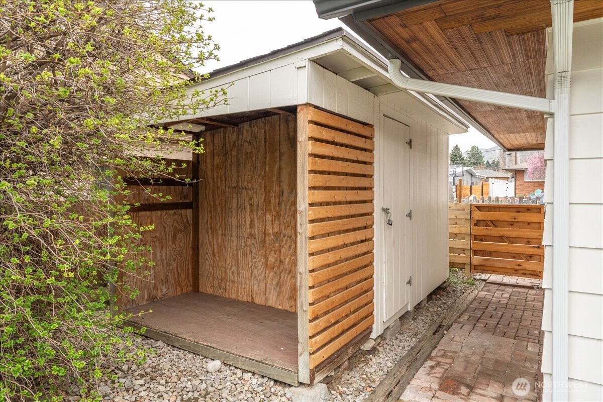 215 Pearl Street , Wenatchee, WA 98801