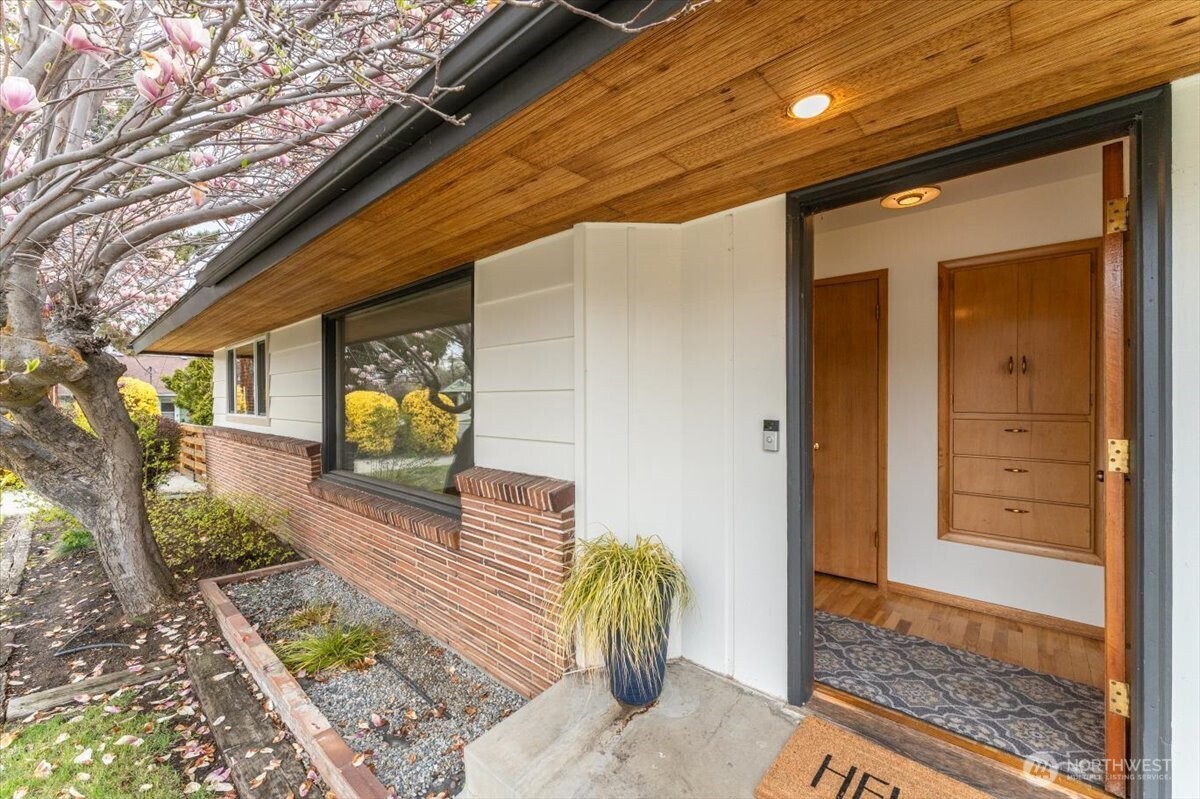 215 Pearl Street , Wenatchee, WA 98801