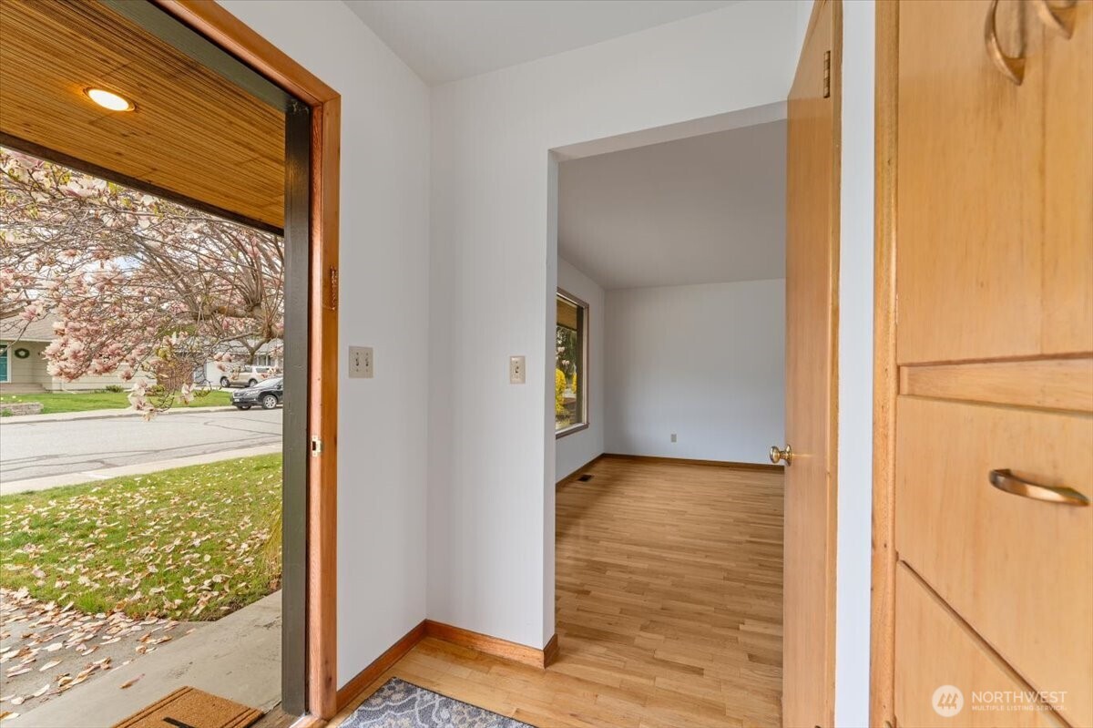 215 Pearl Street , Wenatchee, WA 98801