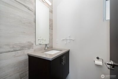 4262 Linden Avenue N, Seattle, WA 98103 - Photo 12