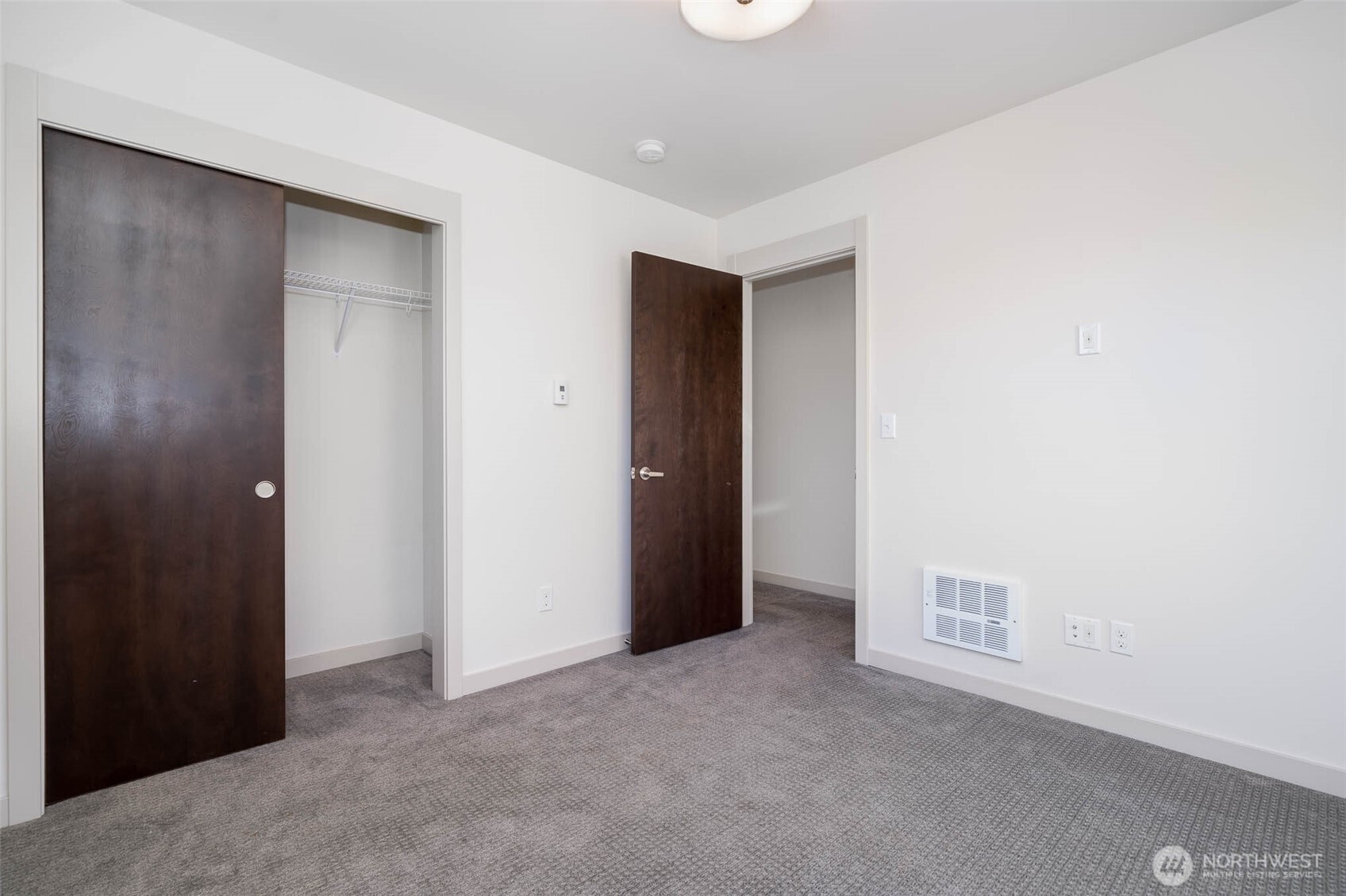 4262 Linden Avenue N, Seattle, WA 98103