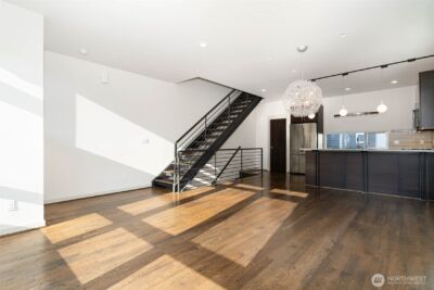 4262 Linden Avenue N, Seattle, WA 98103 - Photo 3