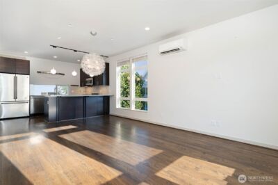 4262 Linden Avenue N, Seattle, WA 98103 - Photo 5