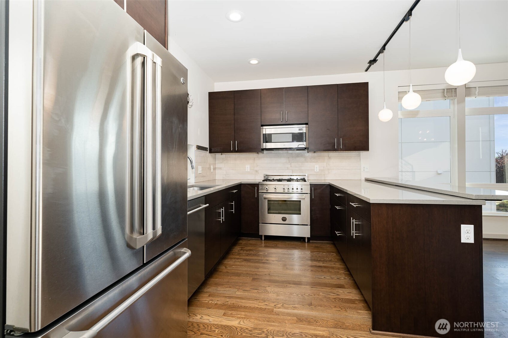 4262 Linden Avenue N, Seattle, WA 98103