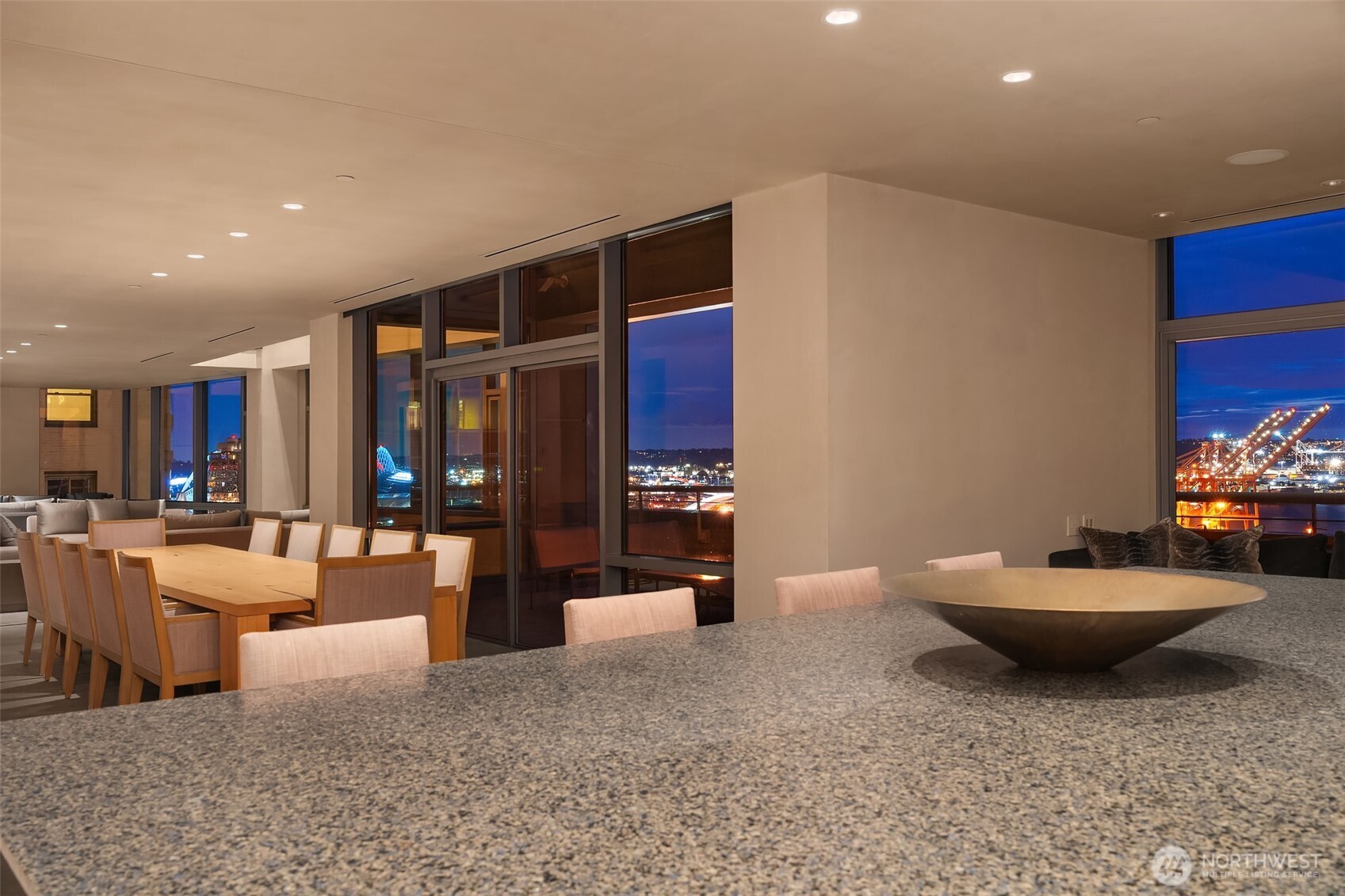 715 2nd Avenue #1501, Seattle, WA 98104