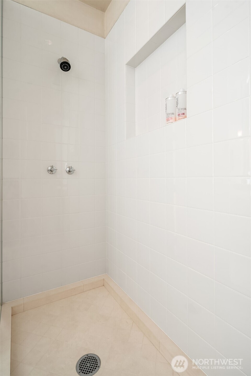 715 2nd Avenue #1501, Seattle, WA 98104