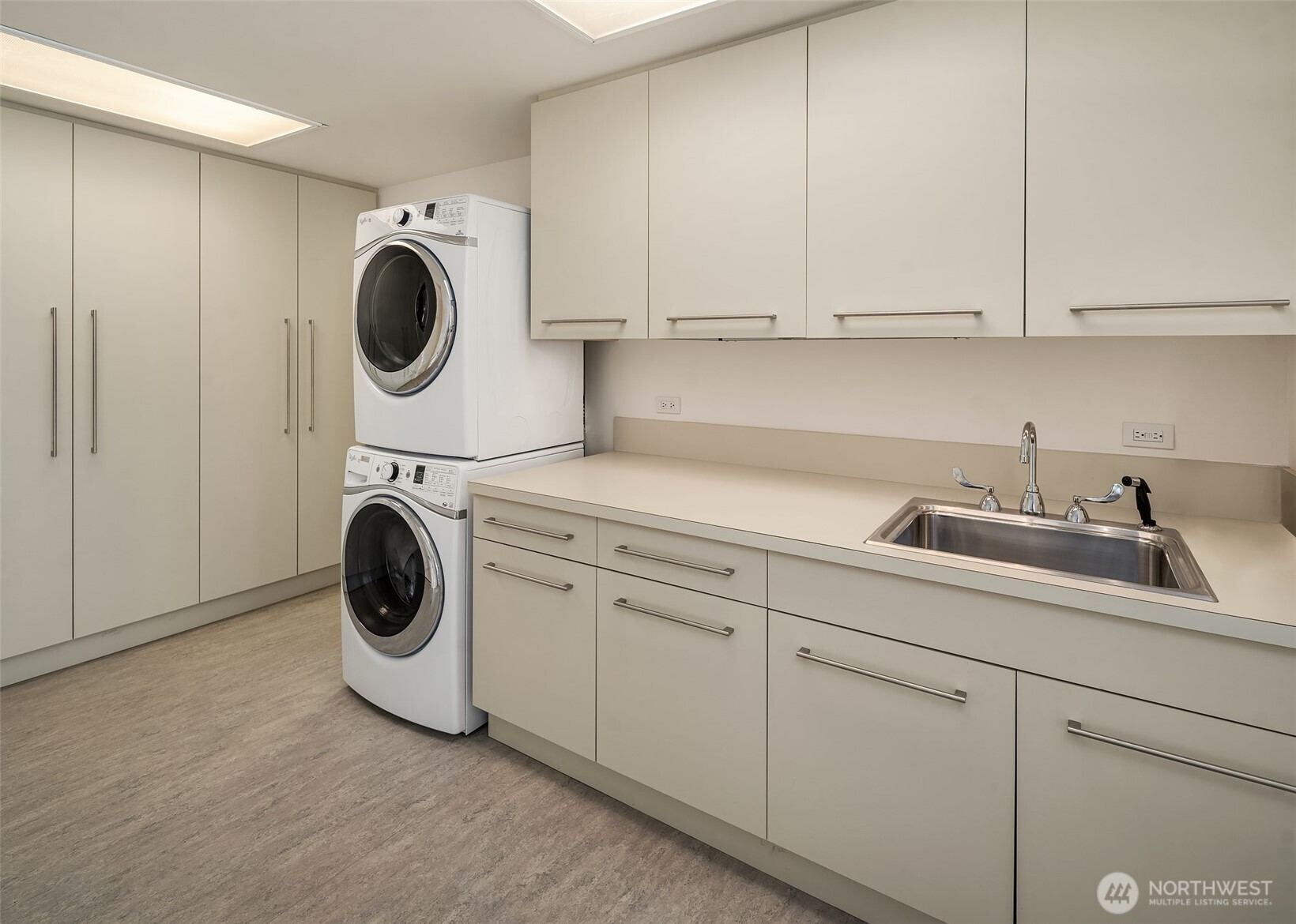 715 2nd Avenue #1501, Seattle, WA 98104