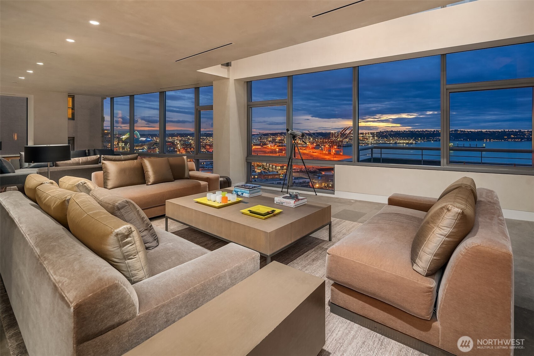 715 2nd Avenue #1501, Seattle, WA 98104