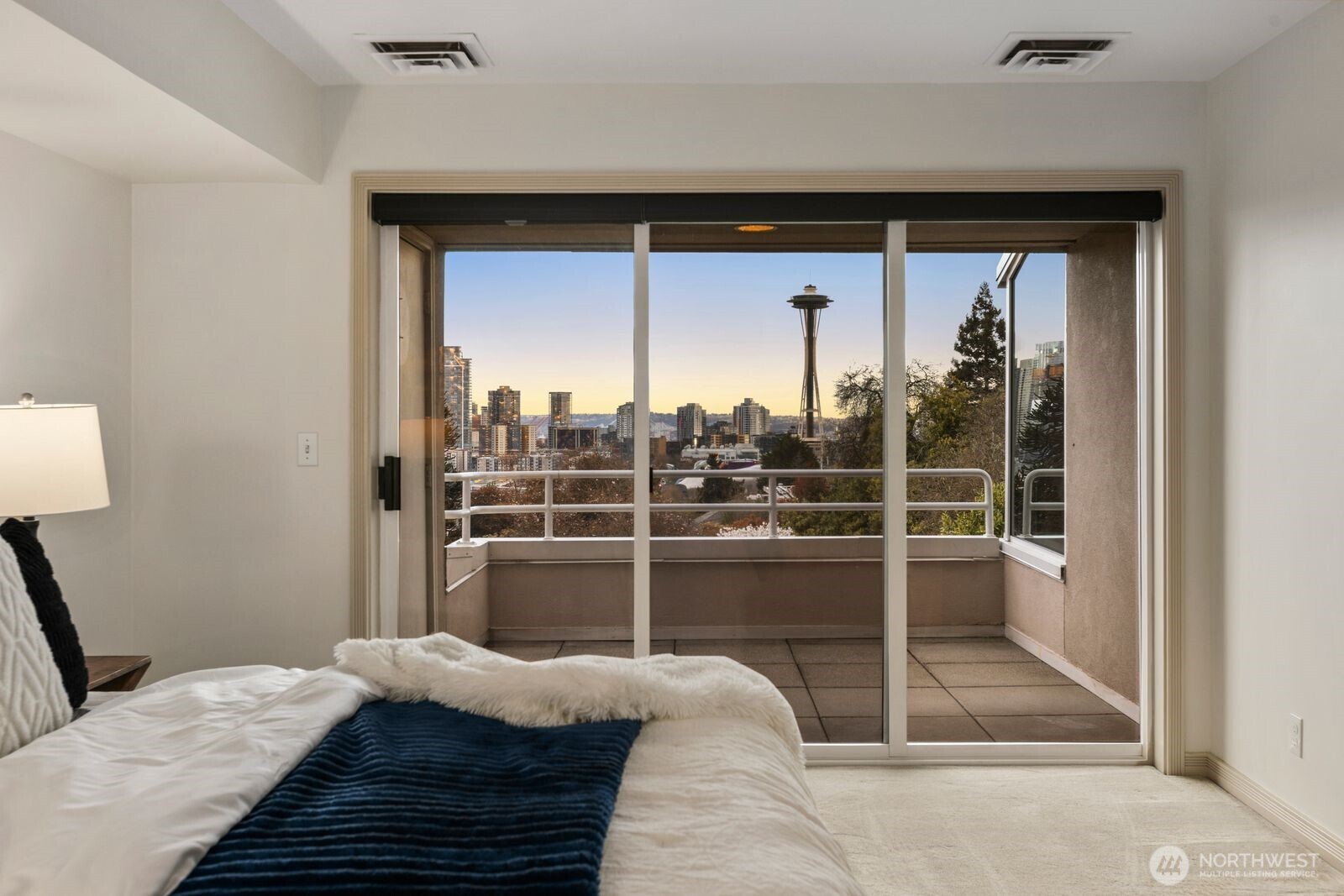 1231 5th Avenue N #302, Seattle, WA 98109