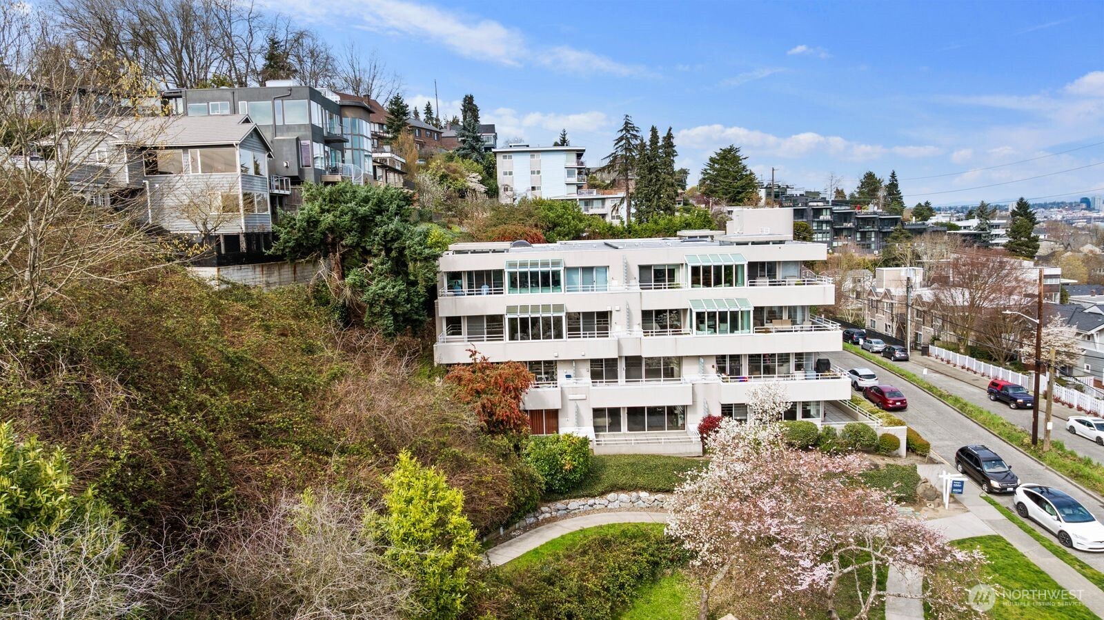 1231 5th Avenue N #302, Seattle, WA 98109