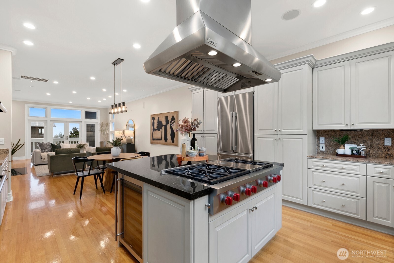 3046 43rd Avenue W, Seattle, WA 98199