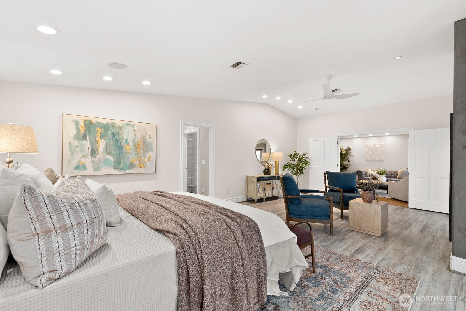 3046 43rd Avenue W, Seattle, WA 98199