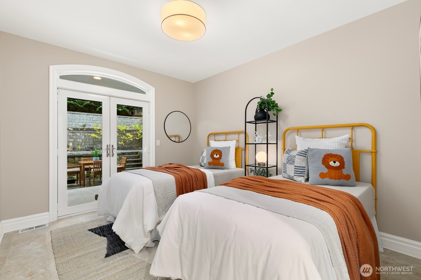 3046 43rd Avenue W, Seattle, WA 98199