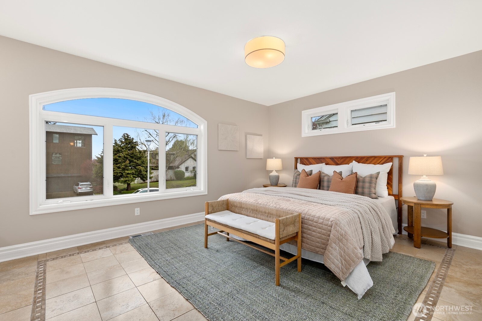 3046 43rd Avenue W, Seattle, WA 98199