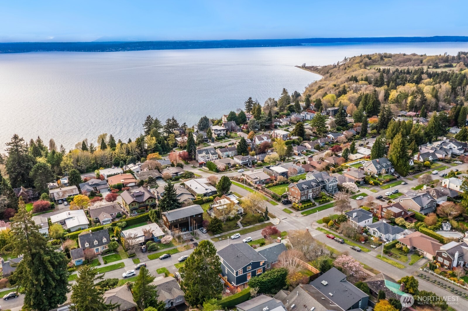 3046 43rd Avenue W, Seattle, WA 98199