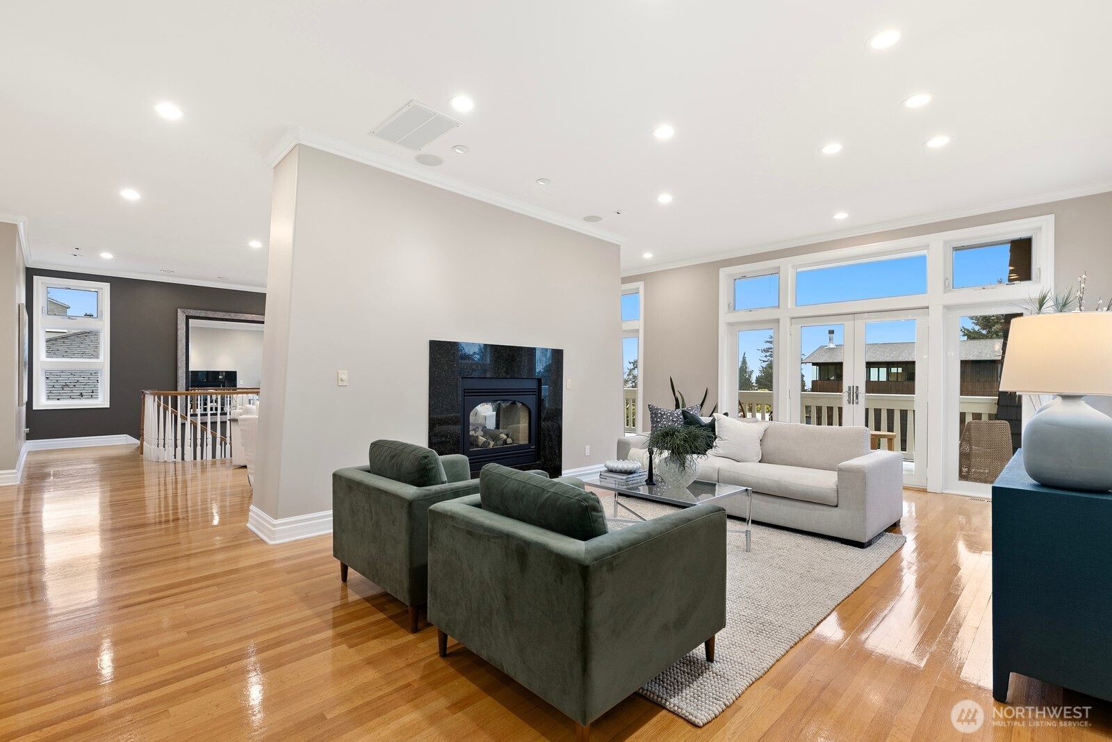 3046 43rd Avenue W, Seattle, WA 98199