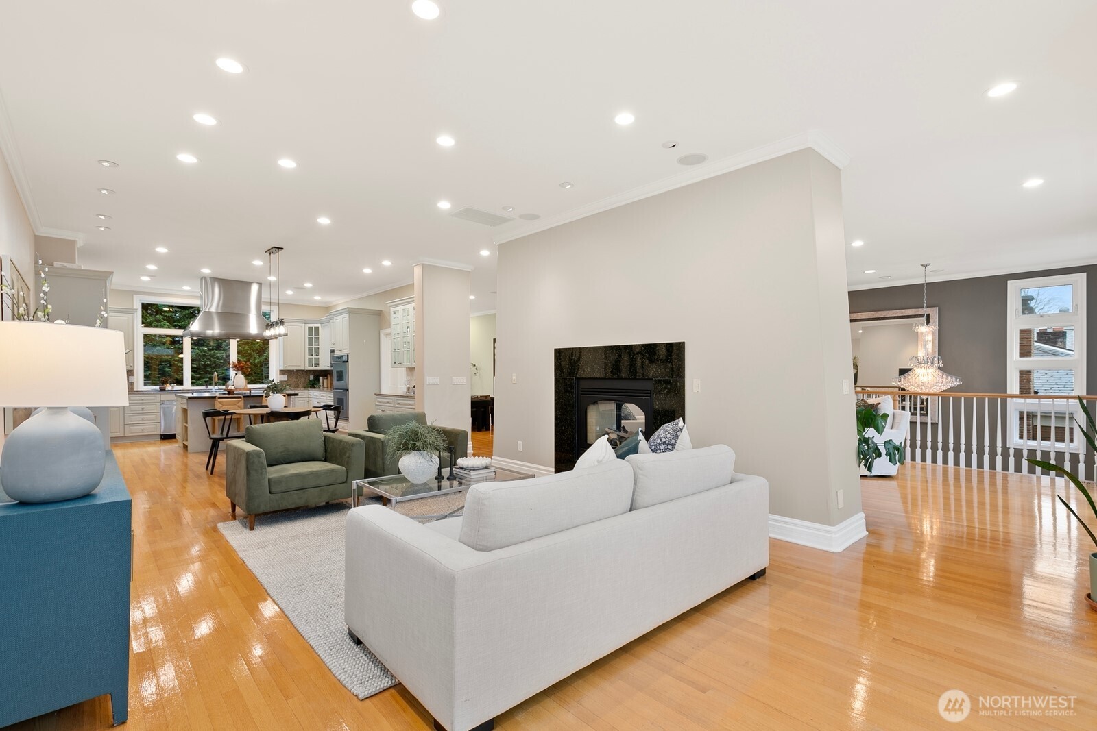 3046 43rd Avenue W, Seattle, WA 98199