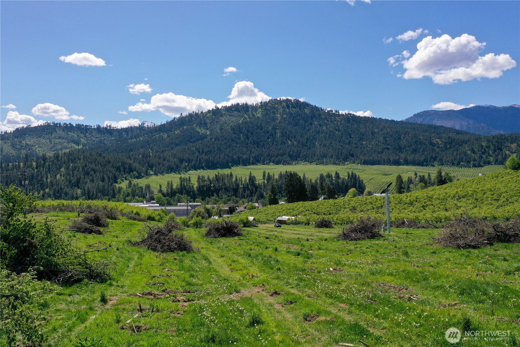 1 Ludwig Hill Rd , Peshastin, WA 98847