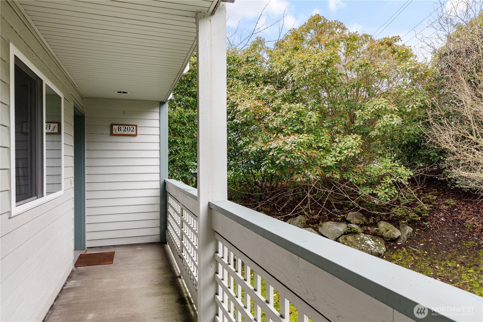 485 SW Bayshore Drive #B202, Oak Harbor, WA 98277