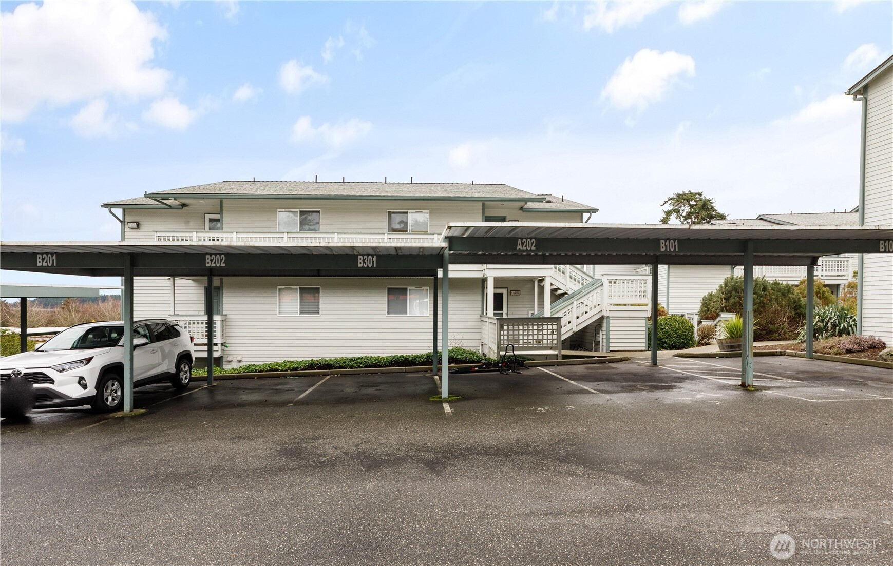 485 SW Bayshore Drive #B202, Oak Harbor, WA 98277