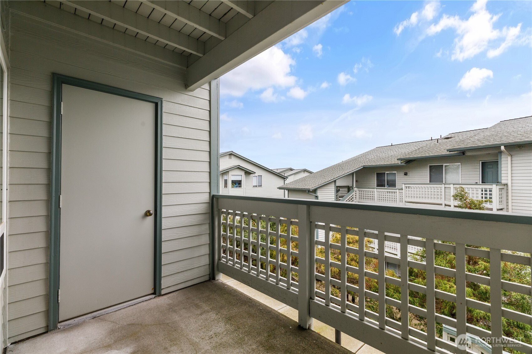 485 SW Bayshore Drive #B202, Oak Harbor, WA 98277