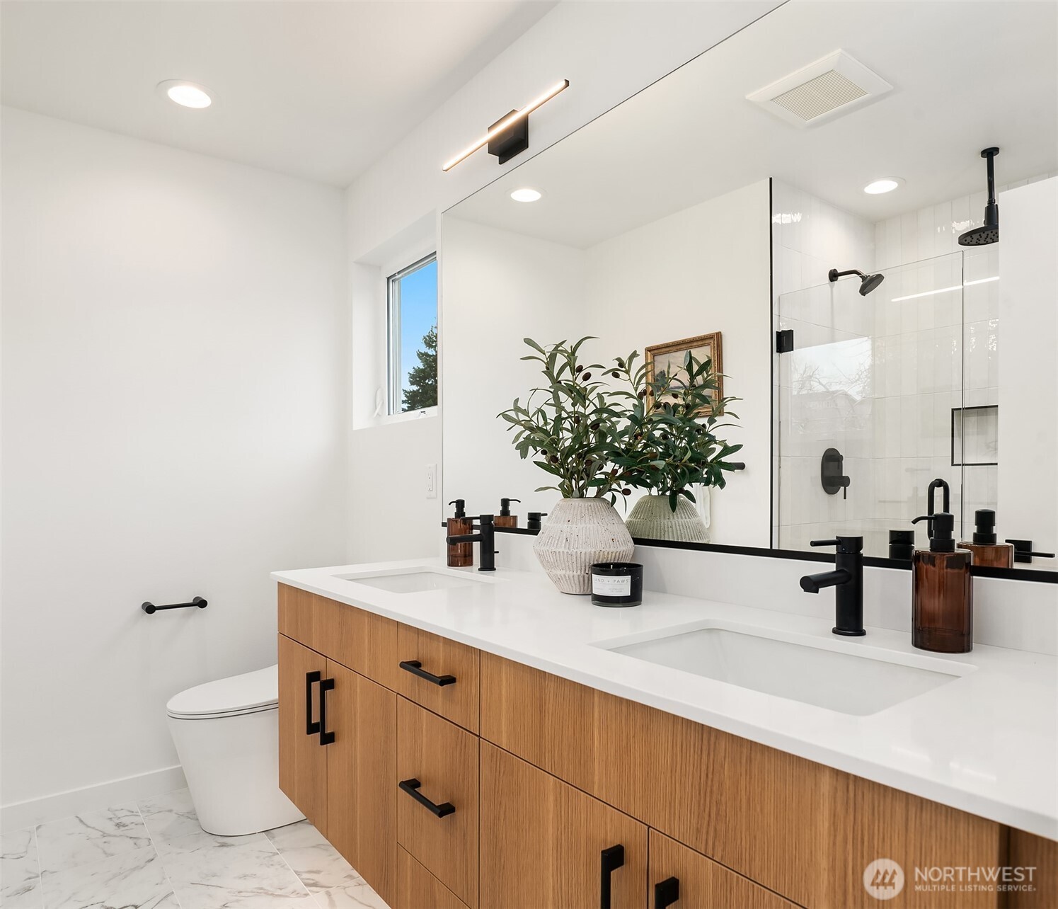 219 NE 75th Street , Seattle, WA 98115