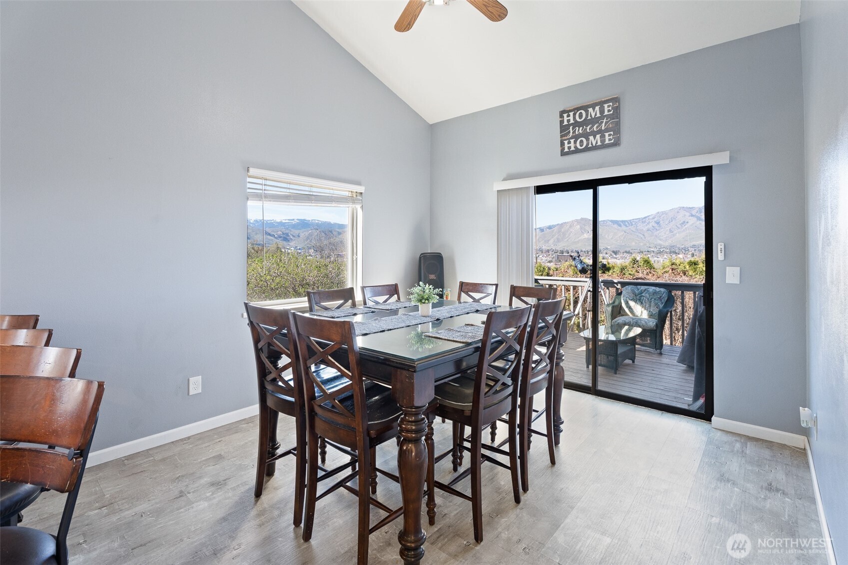 1716 N Anne Avenue , East Wenatchee, WA 98802