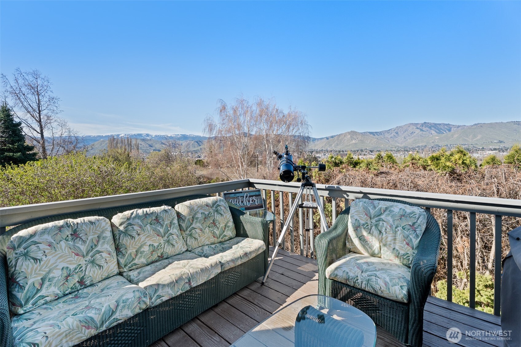 1716 N Anne Avenue , East Wenatchee, WA 98802