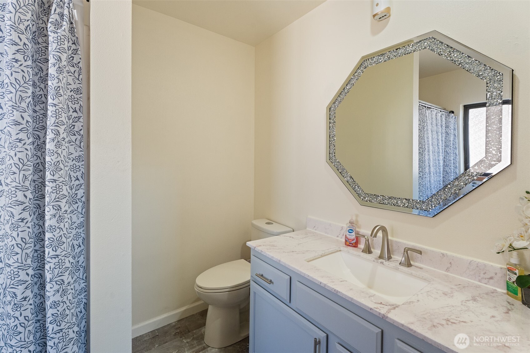 1716 N Anne Avenue , East Wenatchee, WA 98802