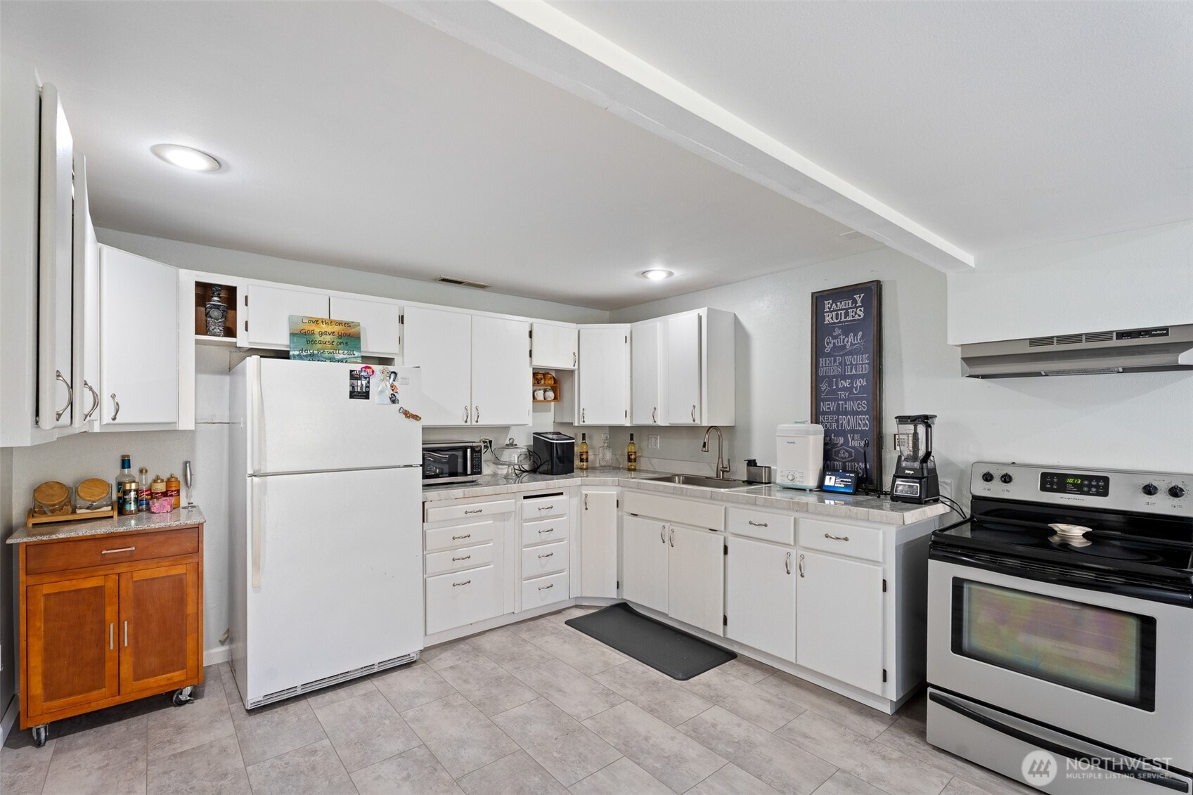 1716 N Anne Avenue , East Wenatchee, WA 98802