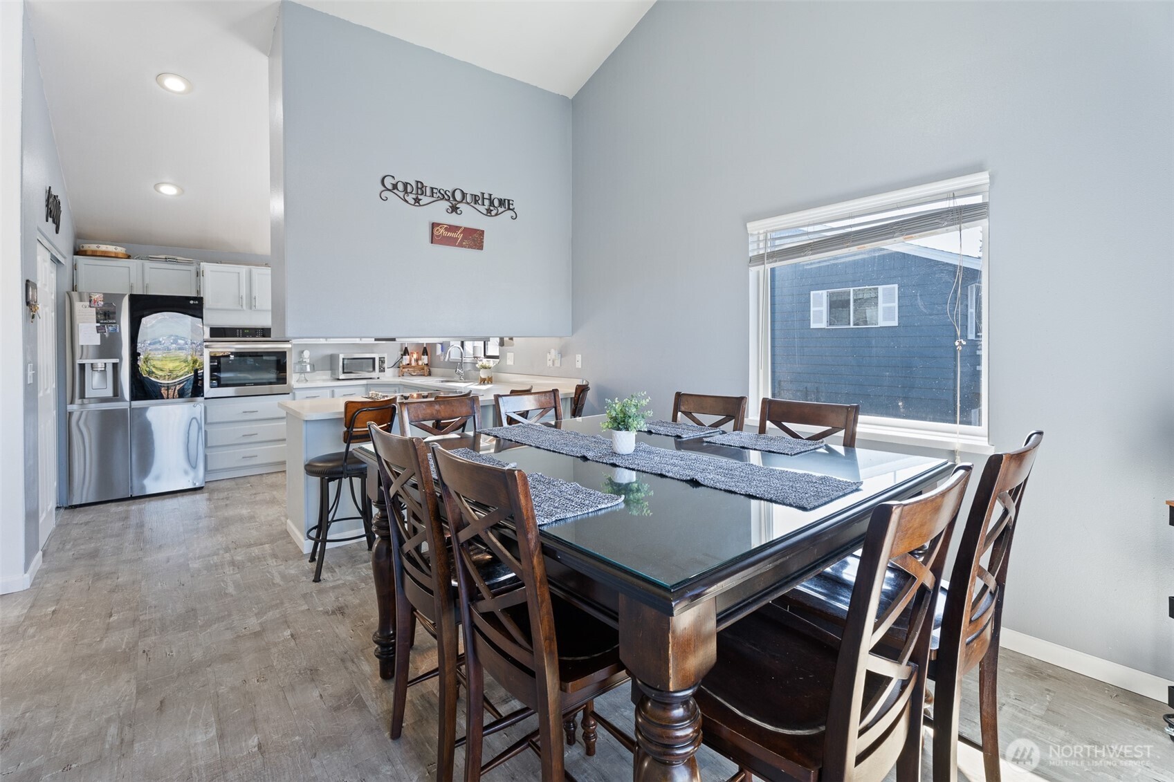 1716 N Anne Avenue , East Wenatchee, WA 98802