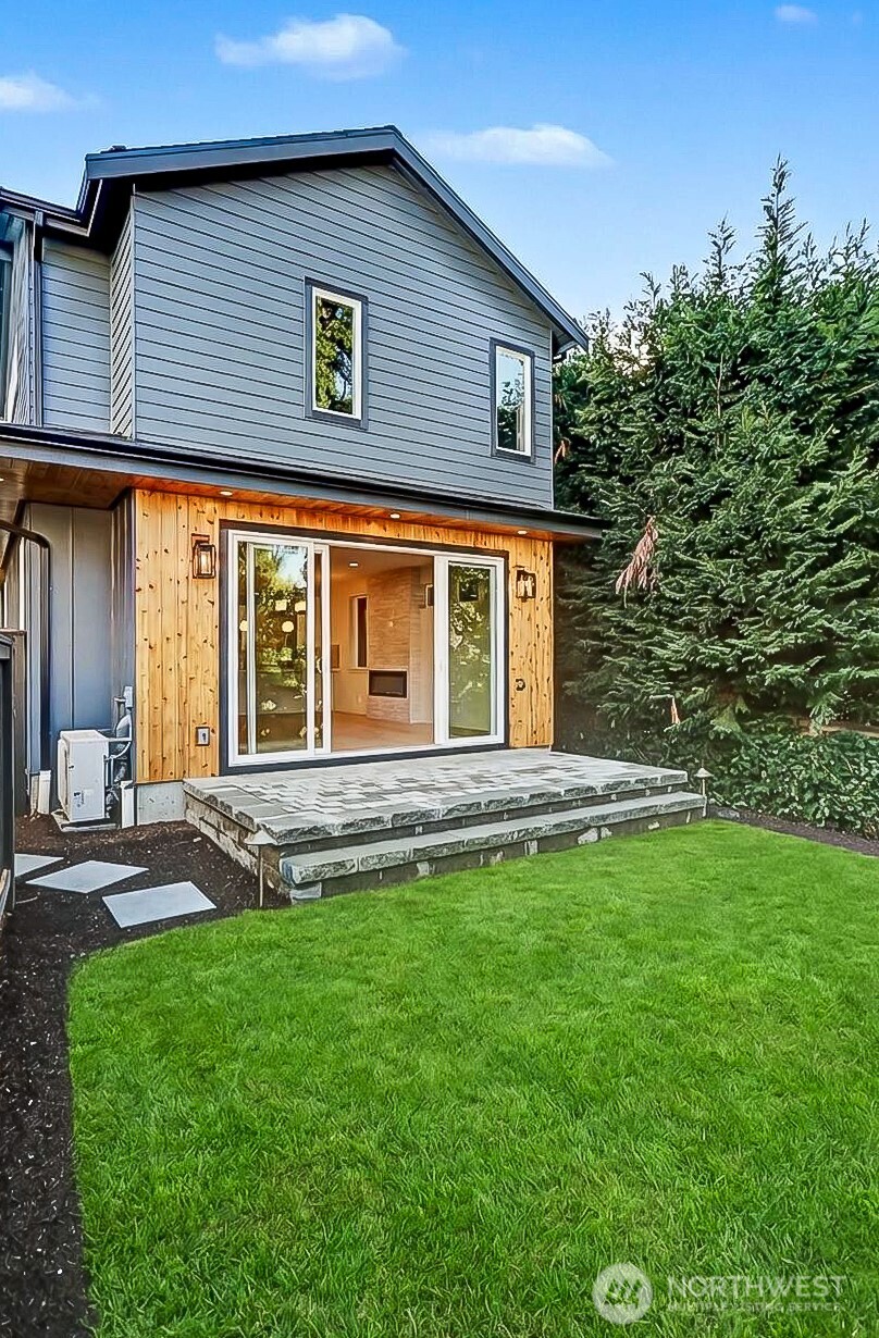 11219 NE 95th Street , Kirkland, WA 98033