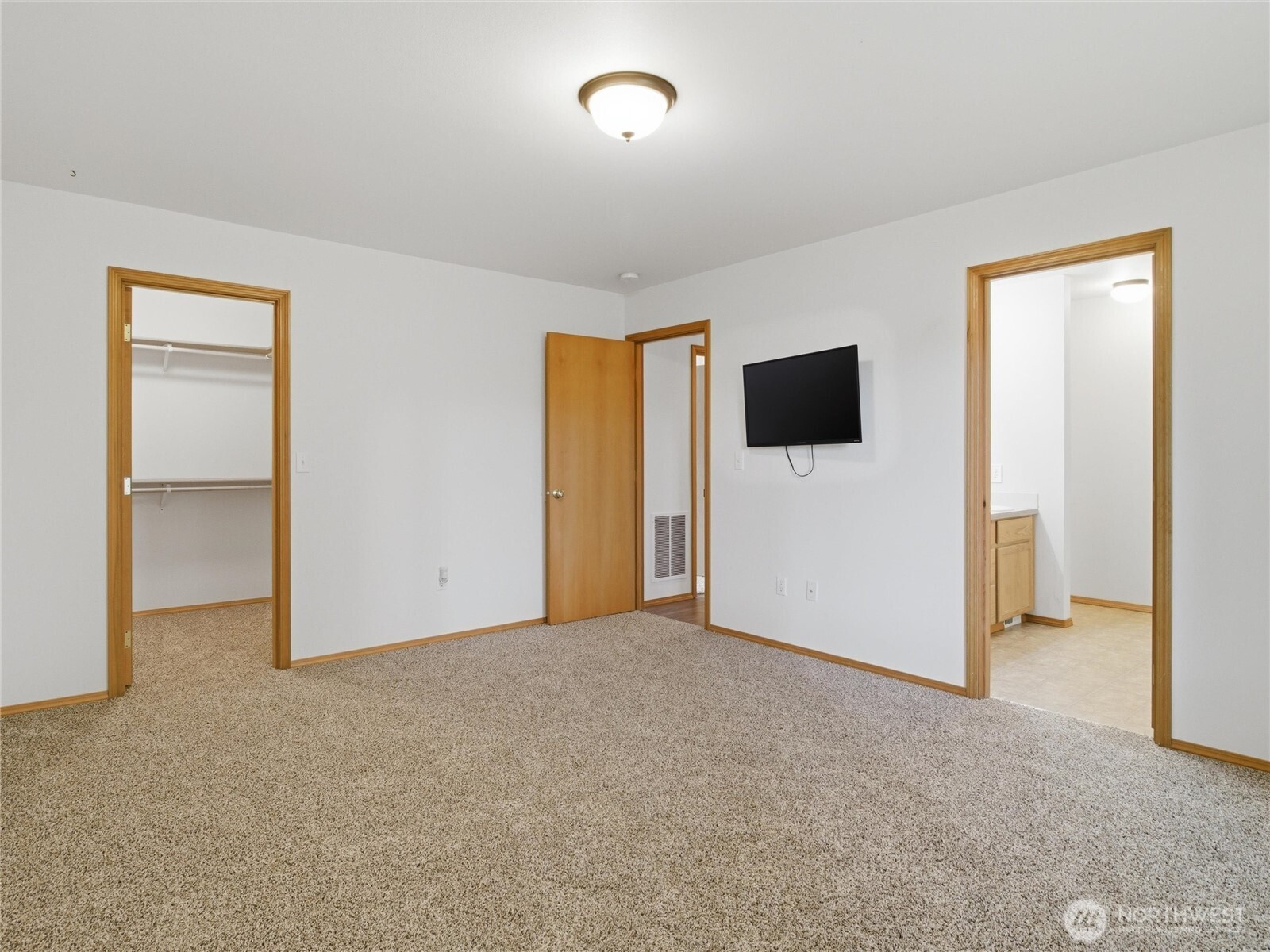 6740 Kirsop Village Drive SW, Olympia, WA 98512-7901