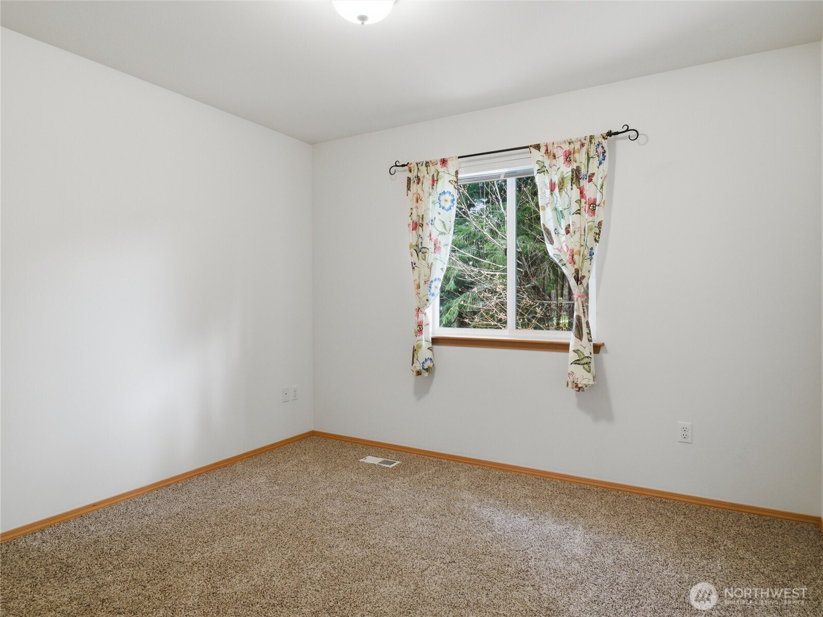 6740 Kirsop Village Drive SW, Olympia, WA 98512-7901