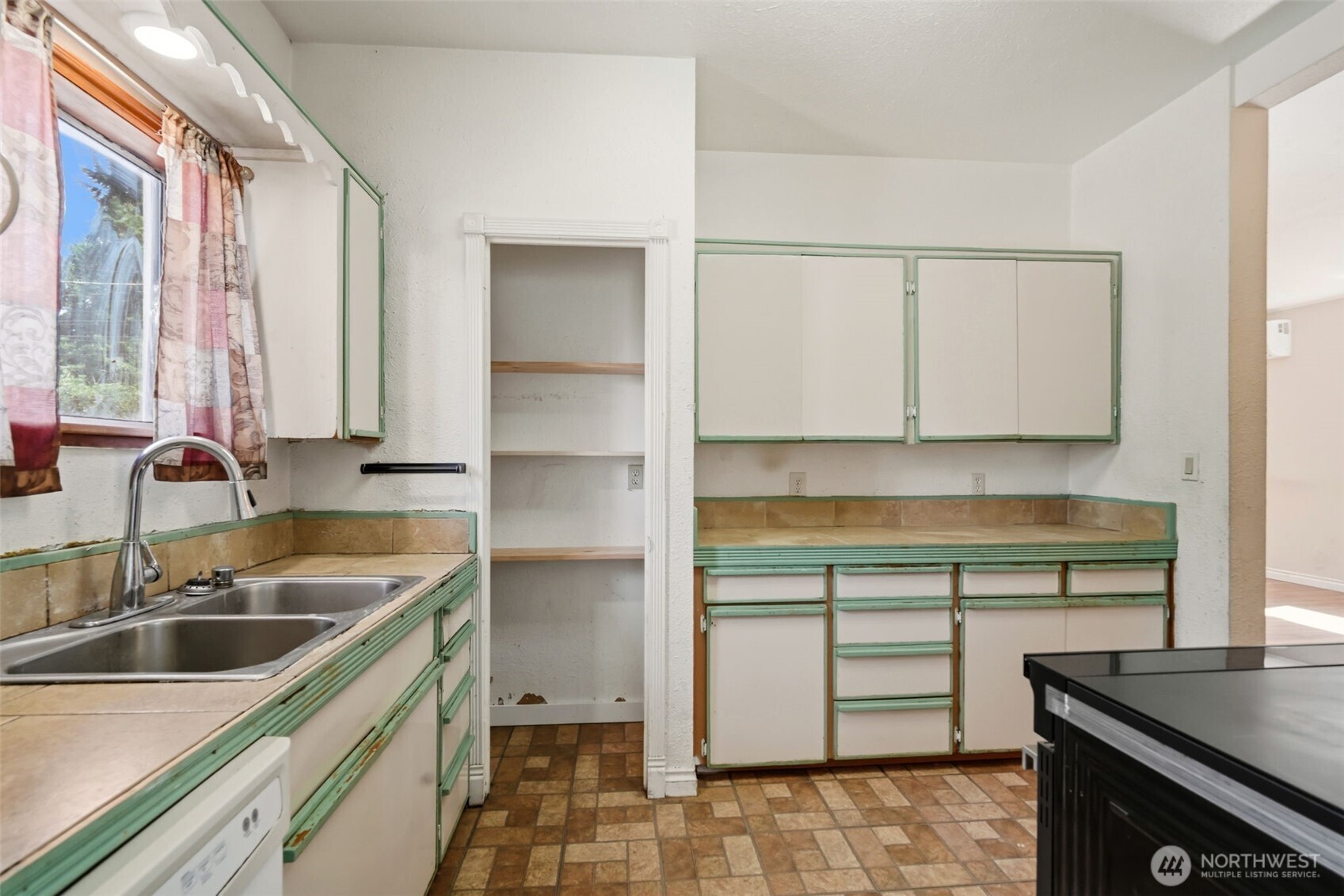 1013 S Tower Avenue , Centralia, WA 98531