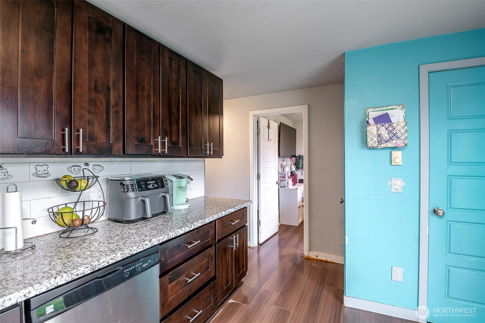 6655 E Portland Avenue , Tacoma, WA 98404