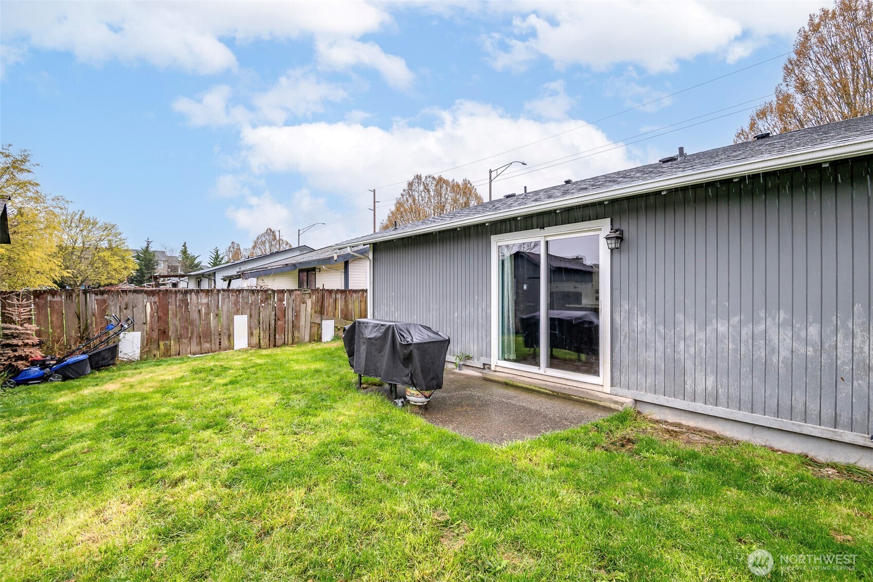 6655 E Portland Avenue , Tacoma, WA 98404
